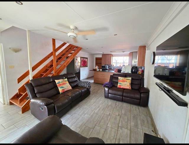 4 BEDROOM PROPERTY TO RENT IN GLEN MARAIS